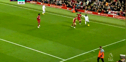 足球曝巴黎双星关系紧张，更衣室氛围引担忧