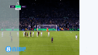 拜仁莱万多夫斯基连续两场梅开二度