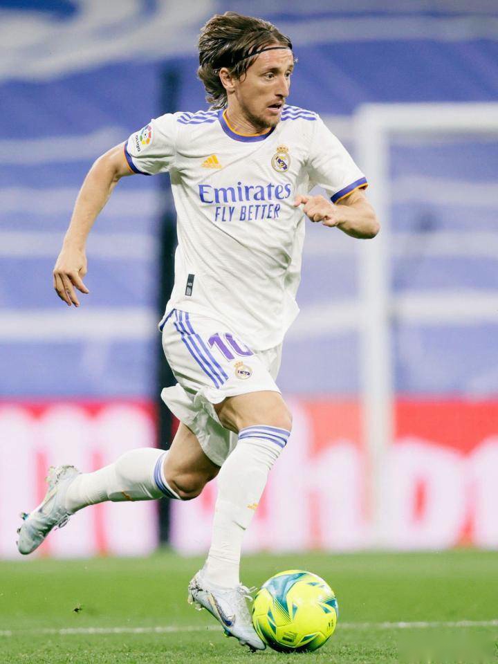 拜仁vs圣保利：凯恩领衔，卡尔、金玟哉、格雷罗首发