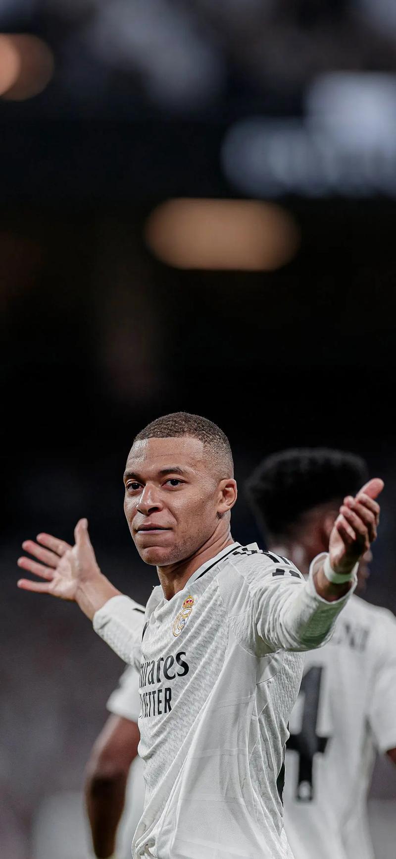 欧冠冠军、世界冠军&前枪手球探：本周寿星“野兽”卡伦布