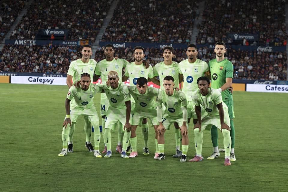 巴萨vs阿拉维斯首发：亚马尔领衔，德容缺席，佩德里替补